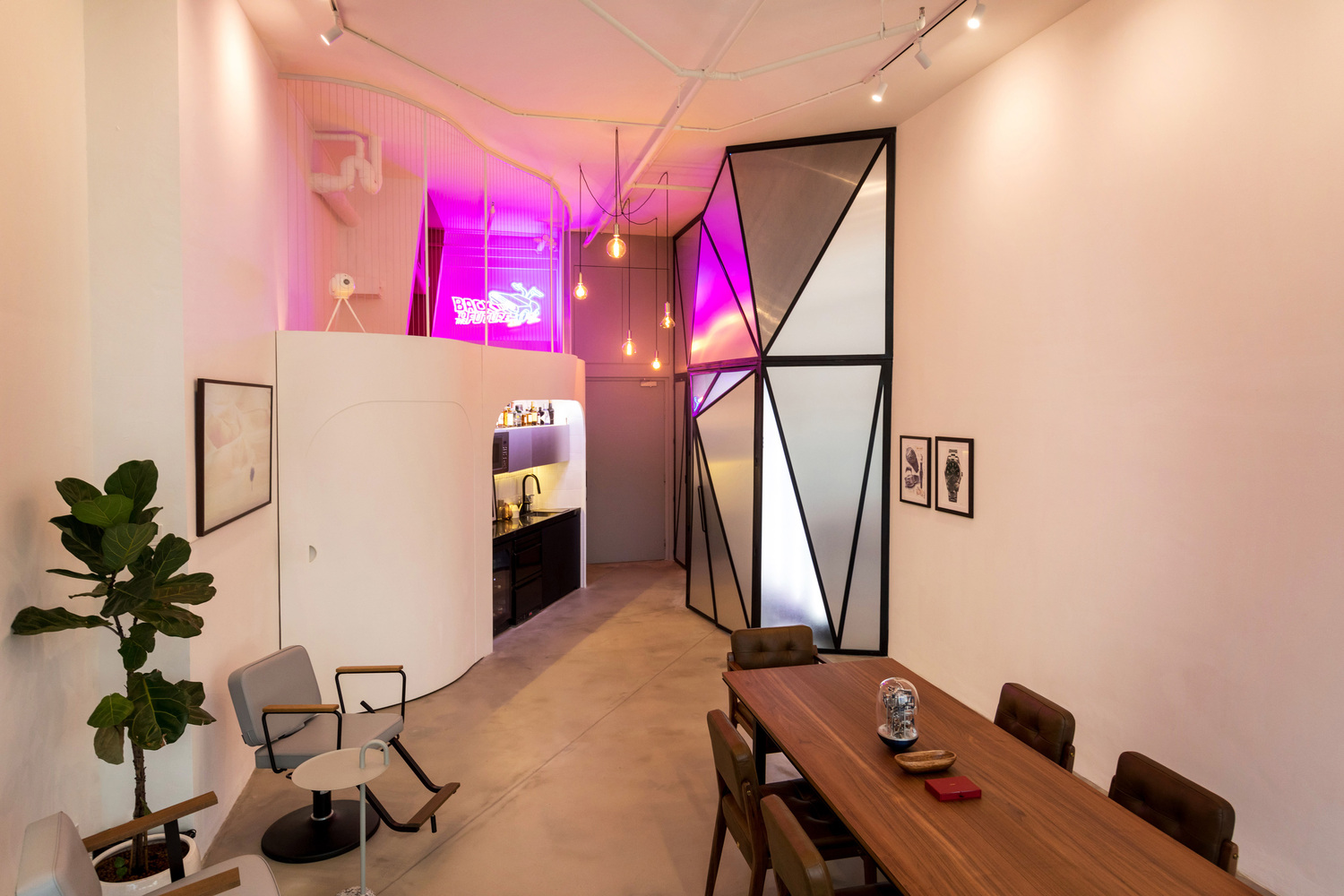 Phong cách trang trí đối lập trong căn hộ nhỏ