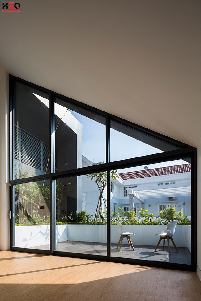 Click vào khung hình để xem ảnh full size