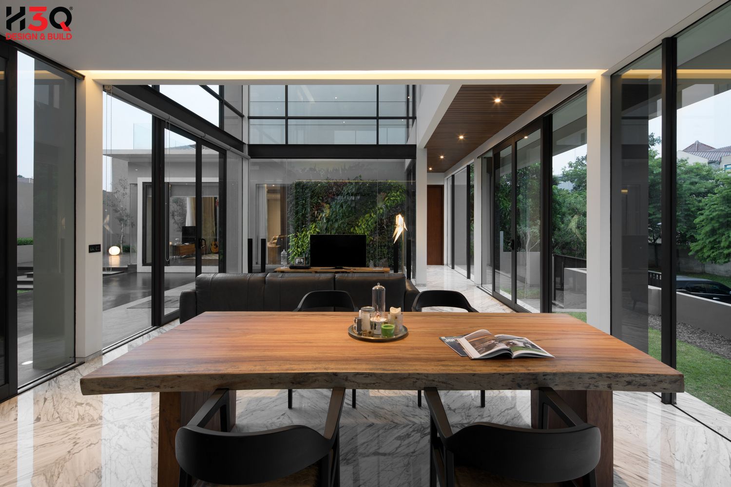 Click vào khung hình để xem ảnh full size