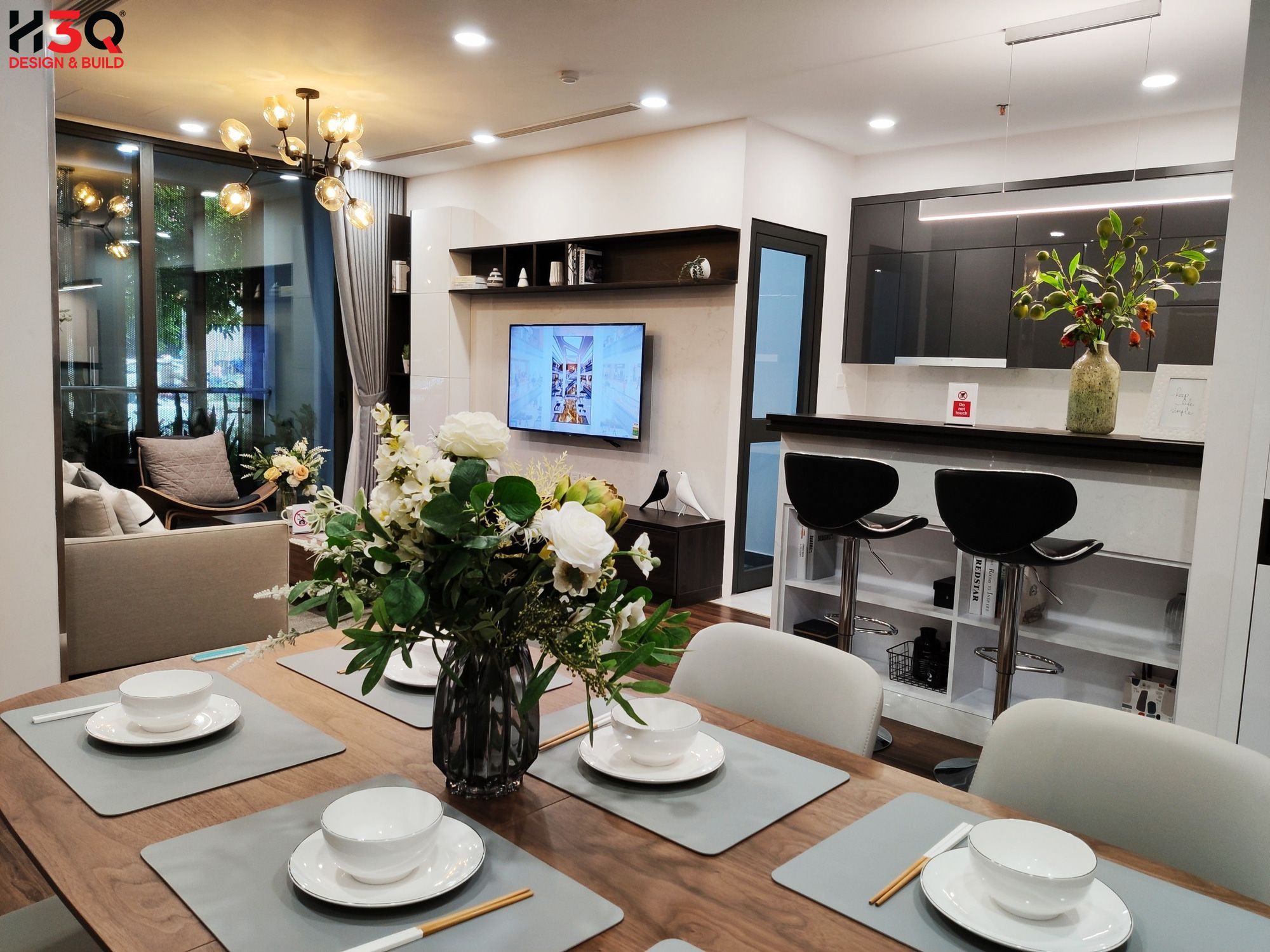 Click vào khung hình để xem ảnh full size