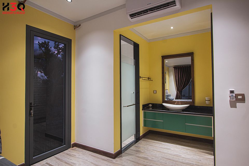 Click vào khung hình để xem ảnh full size