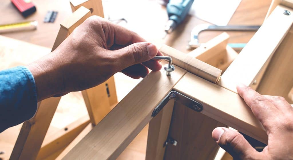 Thuê thợ lắp đặt nội thất ở đâu TP HCM ?